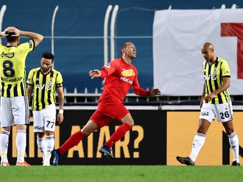 “Fənərbaxça”dan ağır məğlubiyyət