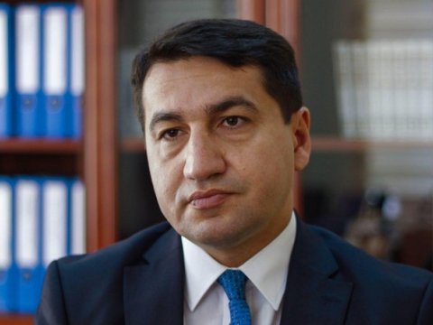 Hikmət Hacıyev virusdan ölən jurnalistlə bağlı paylaşım etdi
