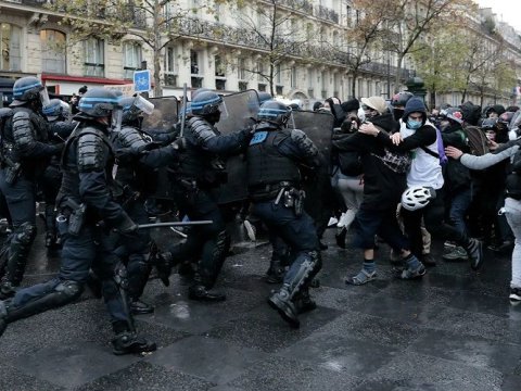 Parisdə etirazçılara fransızsayağı sərtlik