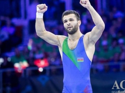 Azərbaycanlı dünya çempionu erməni güləşçini yerdən-yerə vurdu