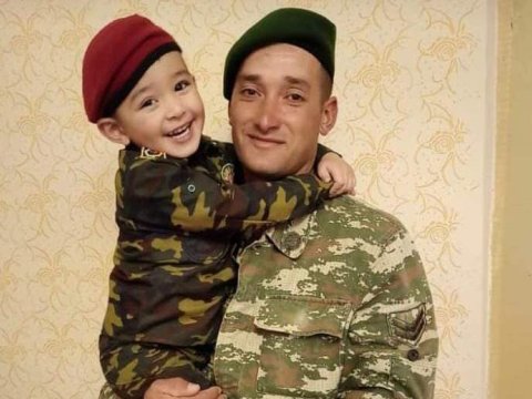 Yaralı komandirini 10 kilometr çiynində daşıyan Şəhid Tağı ĶİMDİR? - VİDEO