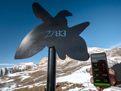 2783 m hündürlükdə şəhidlərin şərəfinə lövhə - FOTOLAR