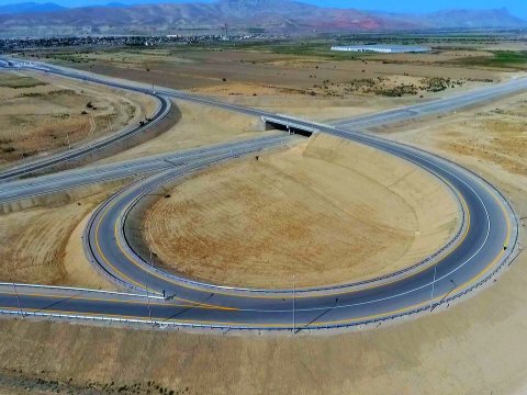 Azərbaycanda pullu yolun 30 km-lik hissəsi tikilib