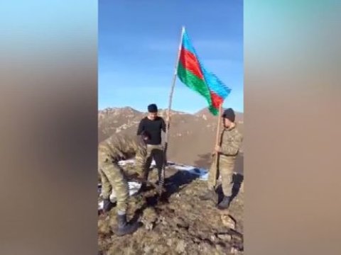 Hərbçilərimiz Laçının ən hündür nöqtəsinə şanlı bayrağımızı sancdılar - VİDEO