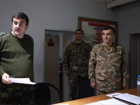 Əsgər yaxınları Qarabağ separatçılarının rəhbərlərini DÖYDÜ