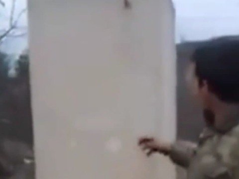 Hərbçilərimiz Şuşada daha iki ədibimizin məzarını tapdı - VİDEO