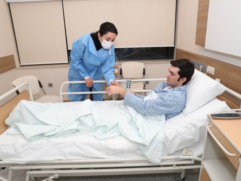 Ombudsman əsir və girovluqdan azad olunmuş şəxslərlə görüşüb - FOTO