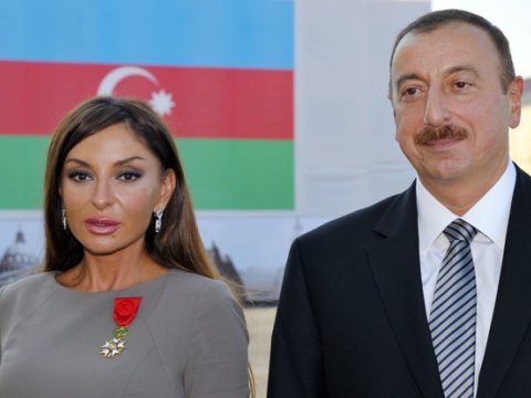 Prezident və xanımı nekroloq imzaladı