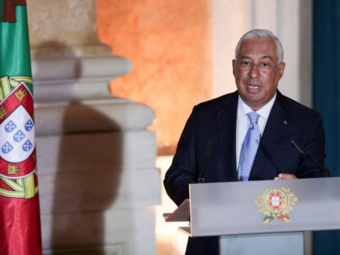 Makron Portuqaliya baş nazirini də virusa YOLUXDURUB