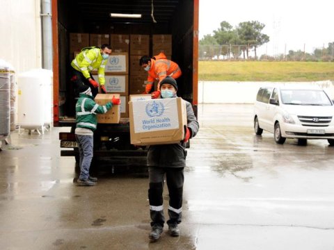 ÜST TƏBİB-ə 1 milyon ədəd tibbi maska təhvil verdi - FOTO