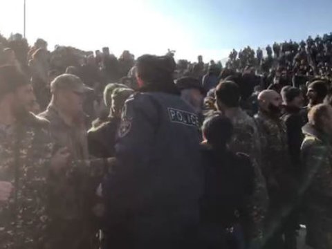 İşğalçıların məzarlarını ziyarət etmək istəyən Paşinyan etirazla üzləşdi - VİDEO