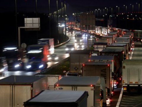 Britaniyadan Fransaya gedən yollarda uzun tıxaclar