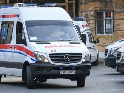 Pambıq sexində hadisə: Aparat fəhlənin qolunu qopardı