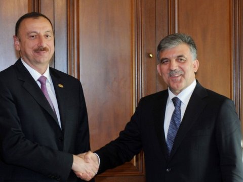 Abdullah Gül İlham Əliyevi təbrik etdi