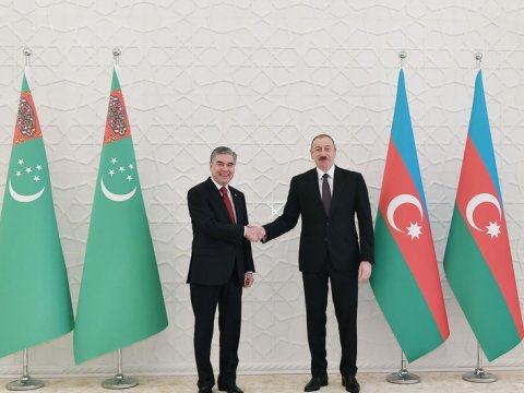Türkmənistan prezidenti İlham Əliyevi təbrik etdi