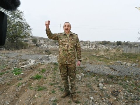 Qəhrəmanımıza təbrik