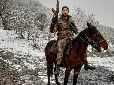 Laçında “at oynadan” “Sumqayıt uşağı” - FOTOLAR
