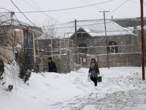 Bakıda normadan artıq yağış, rayonlara isə 27 sm qar yağıb - faktiki hava
