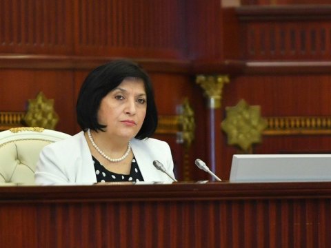 Spiker deputatların təklifinə etiraz etdi - “Pandemiyadan narahat olursunuzsa...”