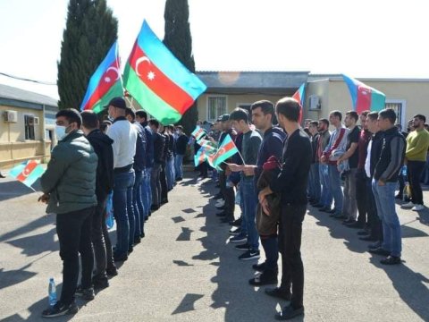 Orduya könüllü çağırılan tələbələrə güzəşt ediləcək - QƏRAR