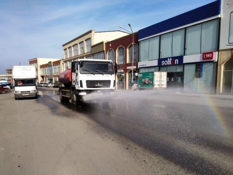 Gəncədə küçə və prospektlər dezinfeksiya olunub