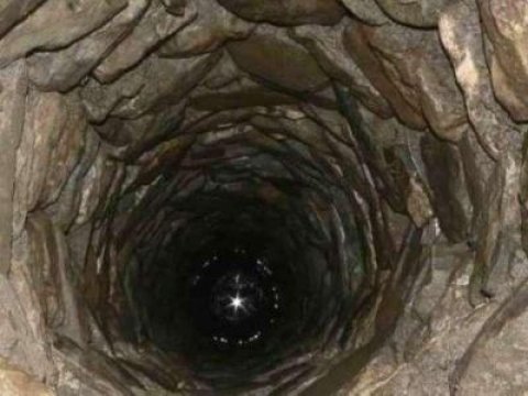 Bakıda bir nəfər su quyusuna düşdü