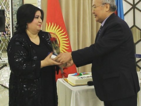 Qırğızıstanda media qrupunun rəhbəri olan soydaşımız təltif edildi