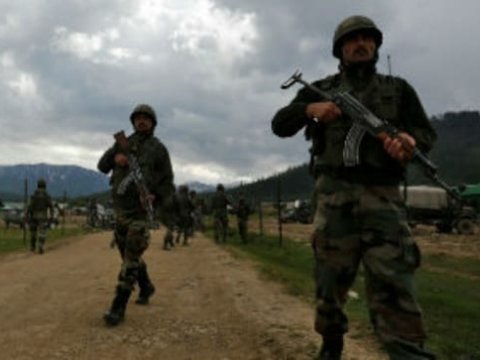 Terrorçular 7 Pakistan əsgərini öldürdü