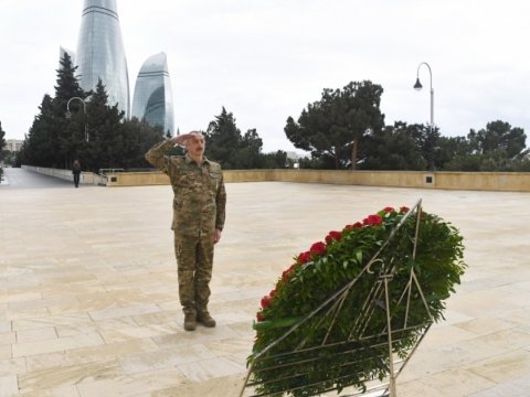 İlham Əliyev: “Şəhidlərimizin ruhu qarşısında baş əyərək rəhmət diləyirəm”
