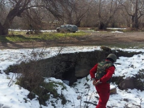 Zəngilanda düşmənin körpü altına qoyduğu partlayıcı aşkarlandı - FOTO