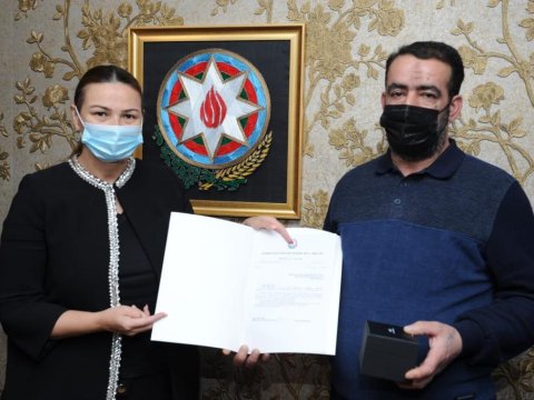 Qənirə Paşayeva şəhid atası ilə görüşdü - FOTO