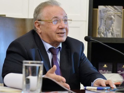 Həsən Həsənov “Şöhrət” ordeni ilə təltif edildi