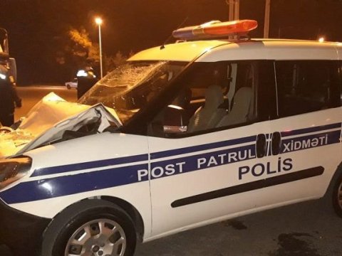Polis maşını “Kamaz”a çırpıldı