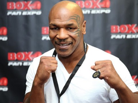 54 yaşlı Tayson rinqə qayıdır