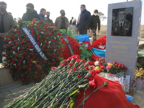 Şəhid generalın məzarı ziyarət olundu - FOTO