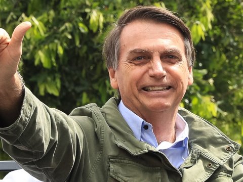 Prezident özünü dənizə atdı - VİDEO