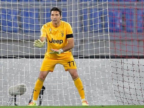 Buffon ən yaxşı qapıçı seçildi