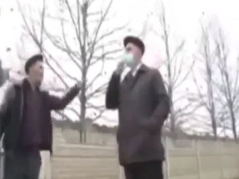 Bələdiyyə sədri şəhid atasını təhqir etdi - VİDEO