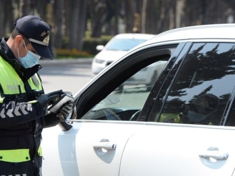 Karantin postlarından 2225 avtomobil geri qaytarılıb