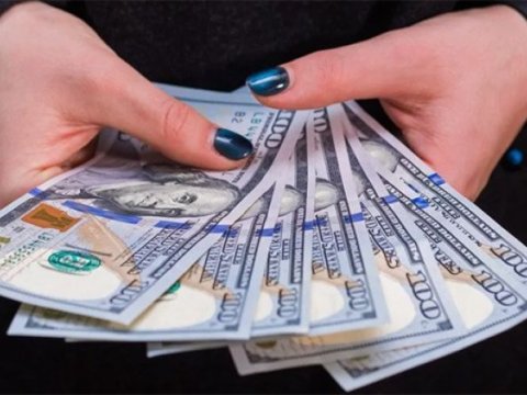 Dolların bayramdan sonra ilk MƏZƏNNƏSİ