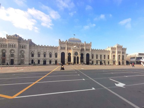 Bakının mərkəzində yeni pullu parkinq yaradılır - FOTO 