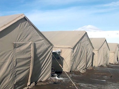 Azad edilmiş ərazilərdə mobil səhra hospitalları qurulur - VİDEO