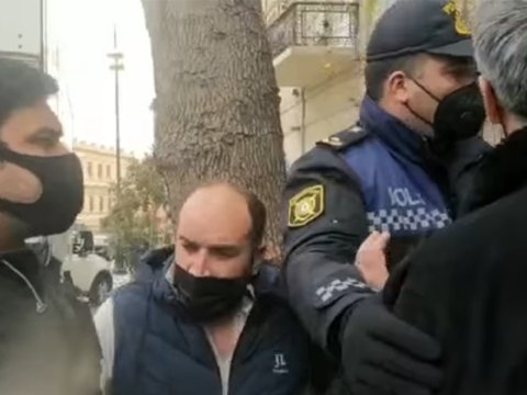Şəhid ailələrinə kobudluq edən polis əməkdaşı şəhid oğlu çıxdı
