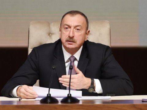 İlham Əliyev: Köçkünlər cavab versinlər - öz dədə-baba torpaqlarına getmək fikirləri var, yoxsa yox?