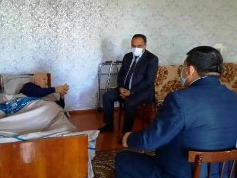 İcra başçısı Milli Qəhrəmanın evini ziyarət etdi