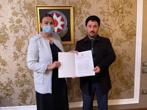 Millət vəkili şəhid atasını ziyarət etdi