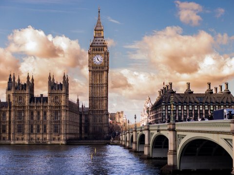 London meri həyəcan təbili çalır