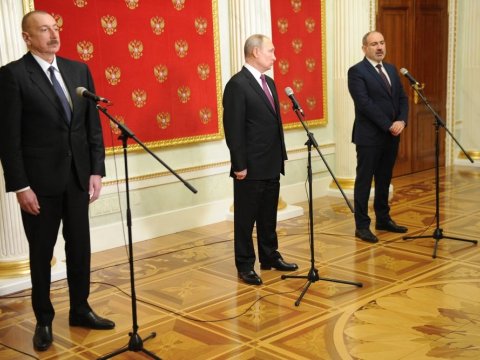 Üçtərəfli görüşdən sonra mətbuata bəyanatla çıxış ETDİLƏR