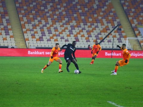 “Qalatasaray” penaltilərlə 1/4 finala adladı