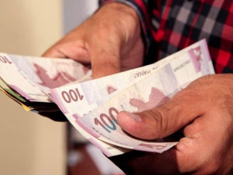 Azərbaycanda orta aylıq əməkhaqqı